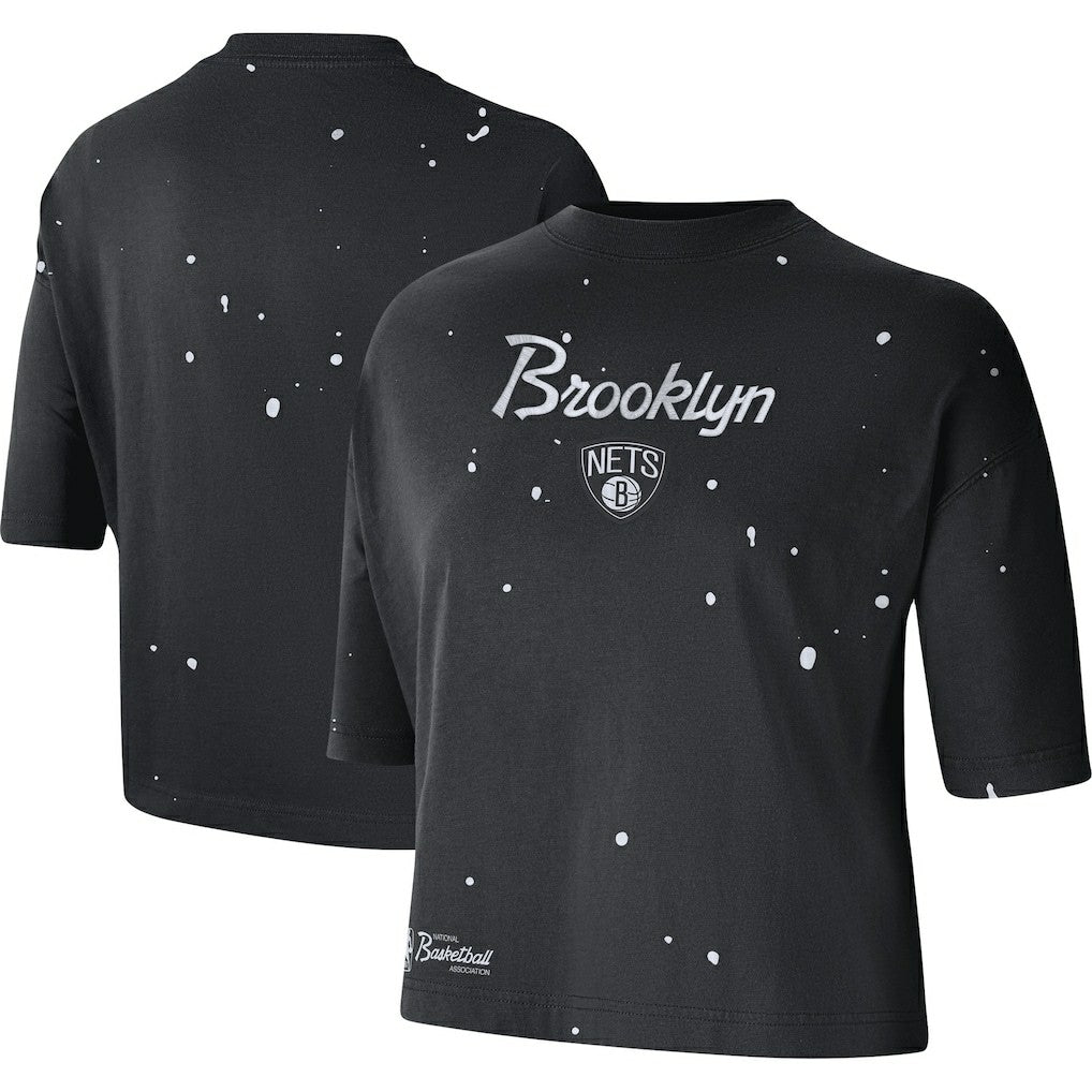 Brooklyn Nets Women's Courtside Splatter Cropped T-Shirt - Black | Nike on sale