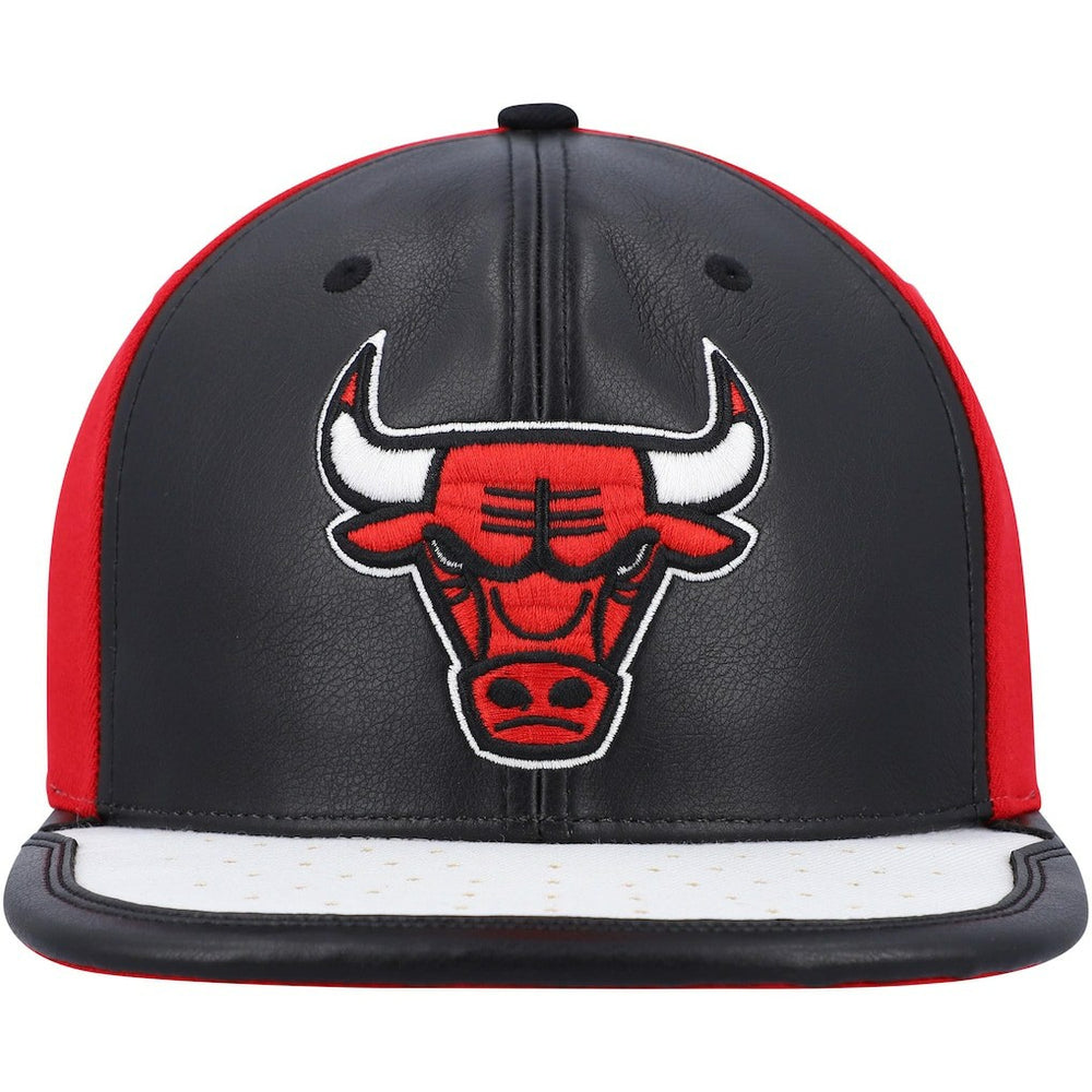 Chicago Bulls Day One Snapback Hat - Black/White | Mitchell & Ness on sale