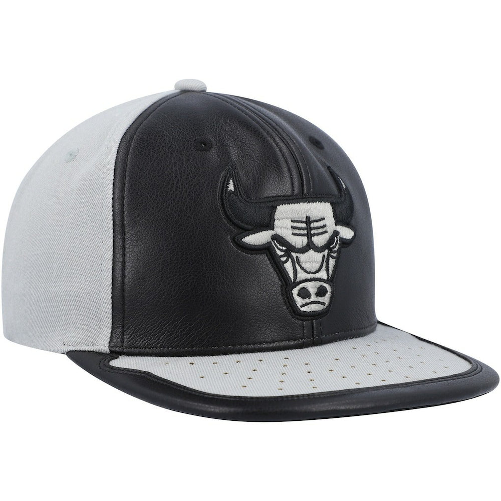 Chicago Bulls Day One Snapback Hat - Black/Gray | Mitchell & Ness on sale