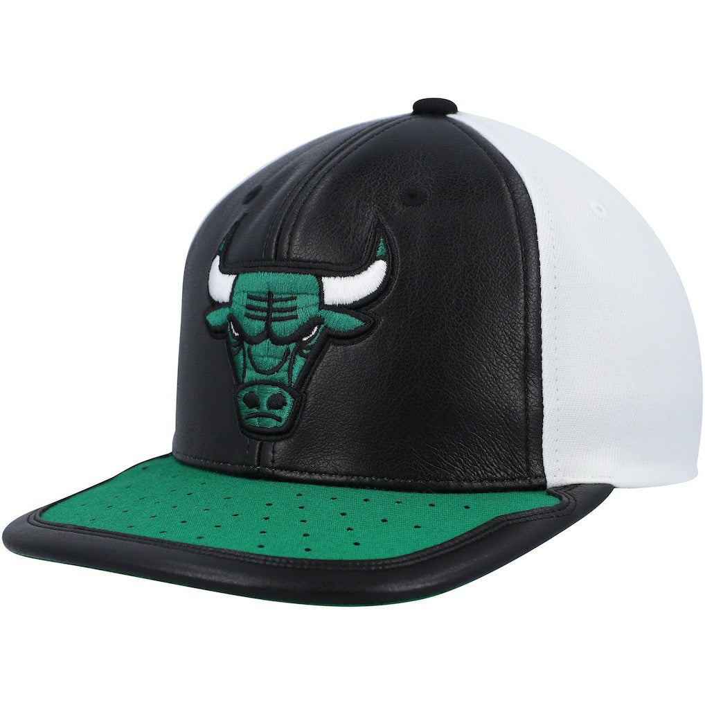 Chicago Bulls Day One Snapback Hat - White/Green | Mitchell & Ness shop