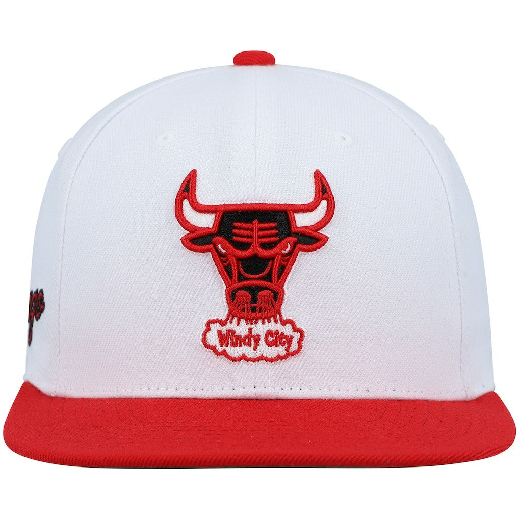Chicago Bulls Hardwood Classics Snapback Hat - White/Red | Mitchell & Ness online