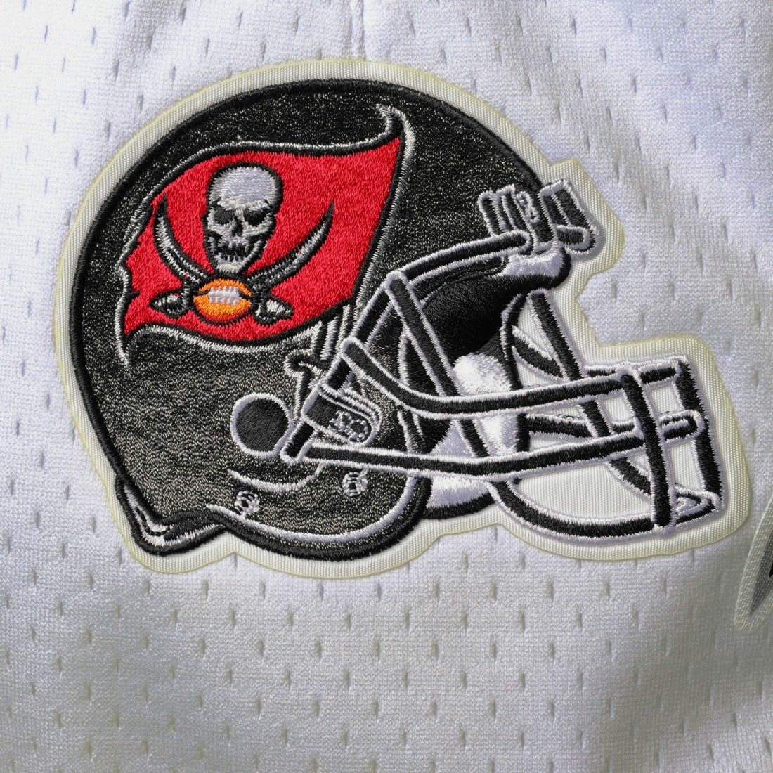 Tampa Bay Buccaneers Pro Standard Mesh Shorts - White/Red cheap