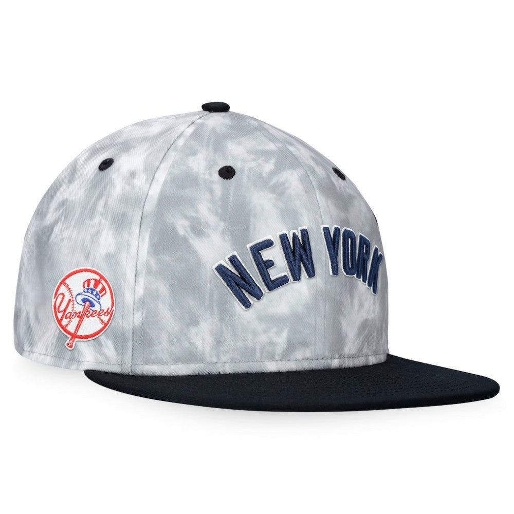 New York Yankees Smoke Dye Fitted Hat - Black/White